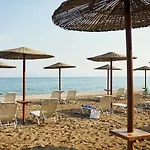 Alex 4* Theológos
