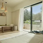 Alex 4*